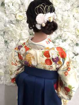 袴ふんわり編み込みシニヨン2