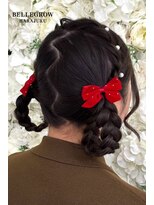 編み込みドーナツヘア